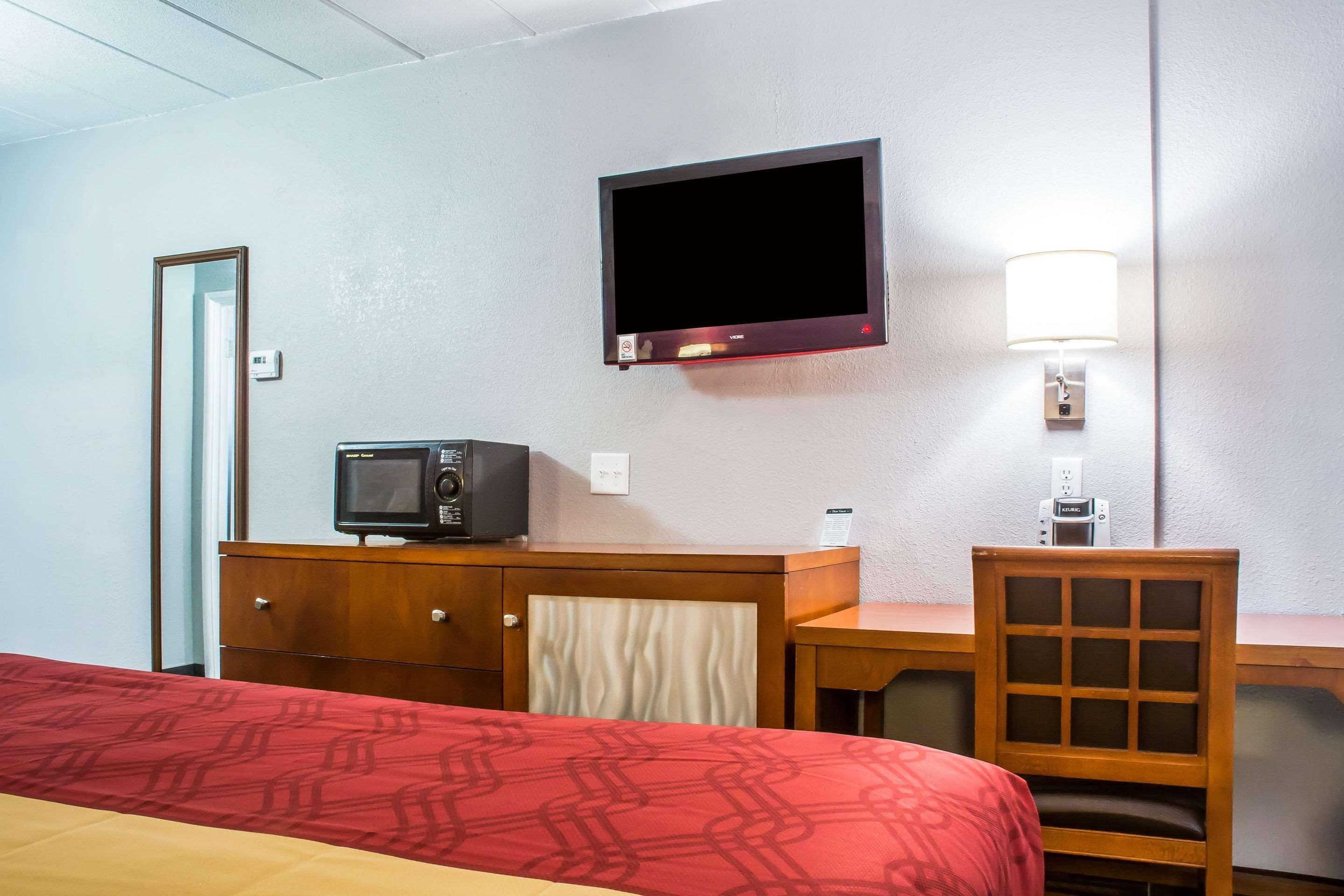 Econo Lodge Brockport Buitenkant foto