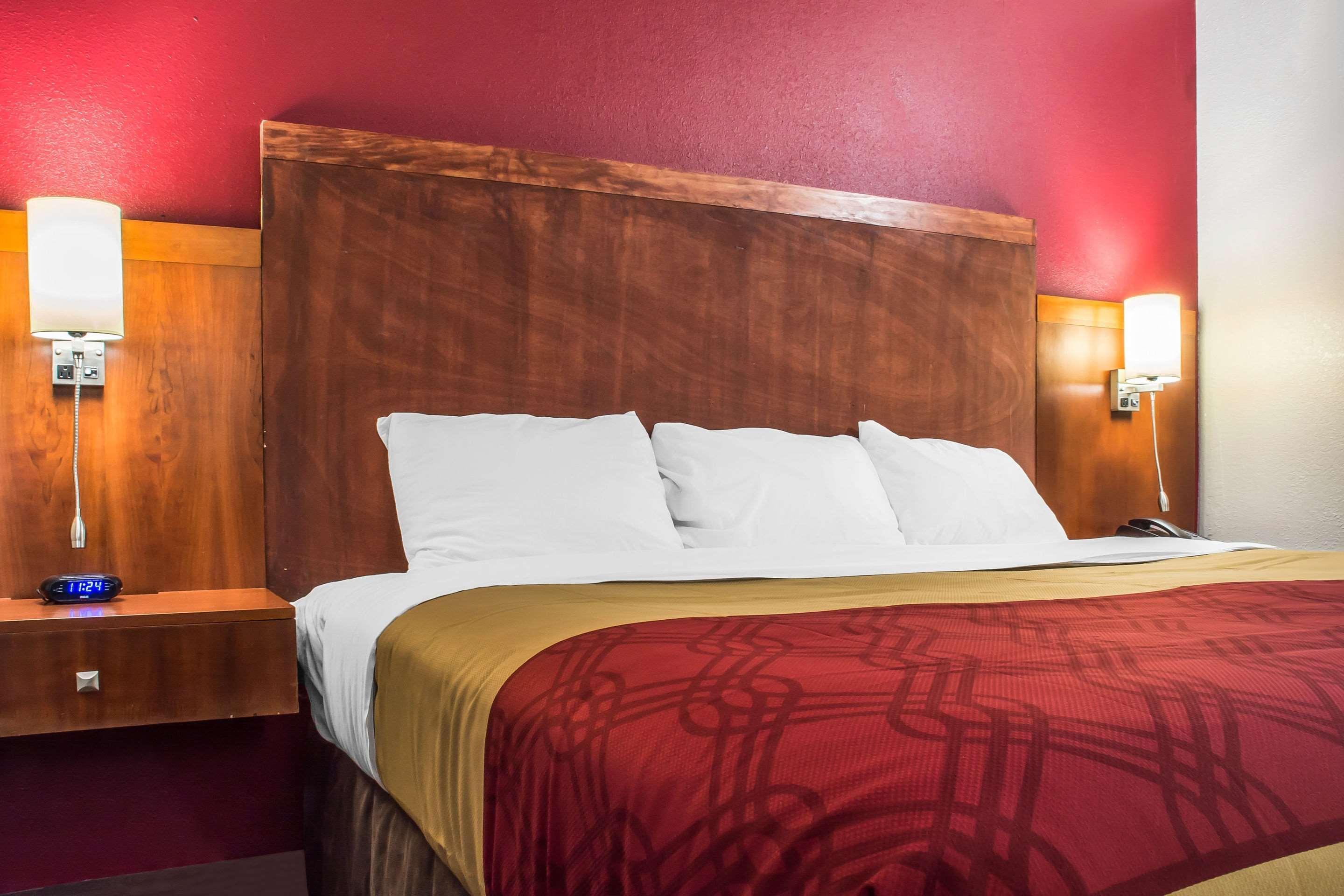 Econo Lodge Brockport Buitenkant foto