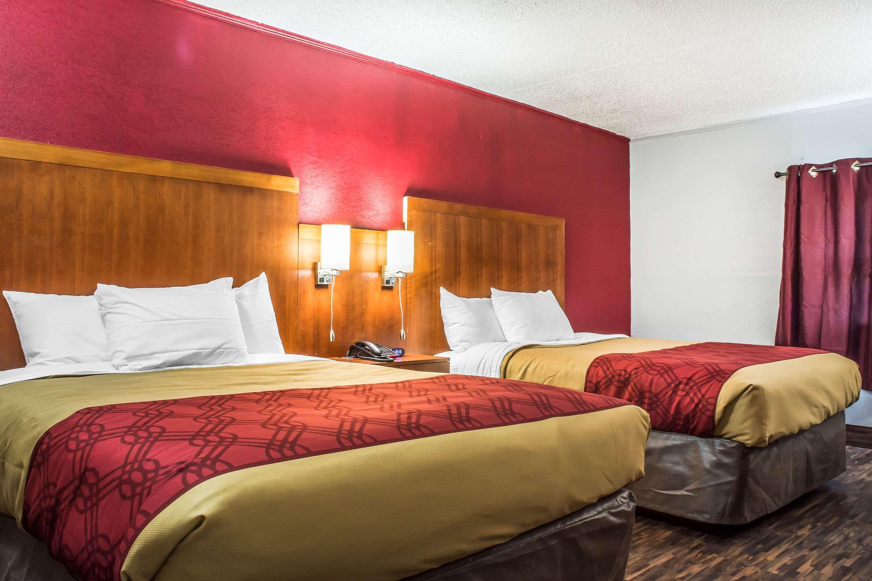 Econo Lodge Brockport Buitenkant foto