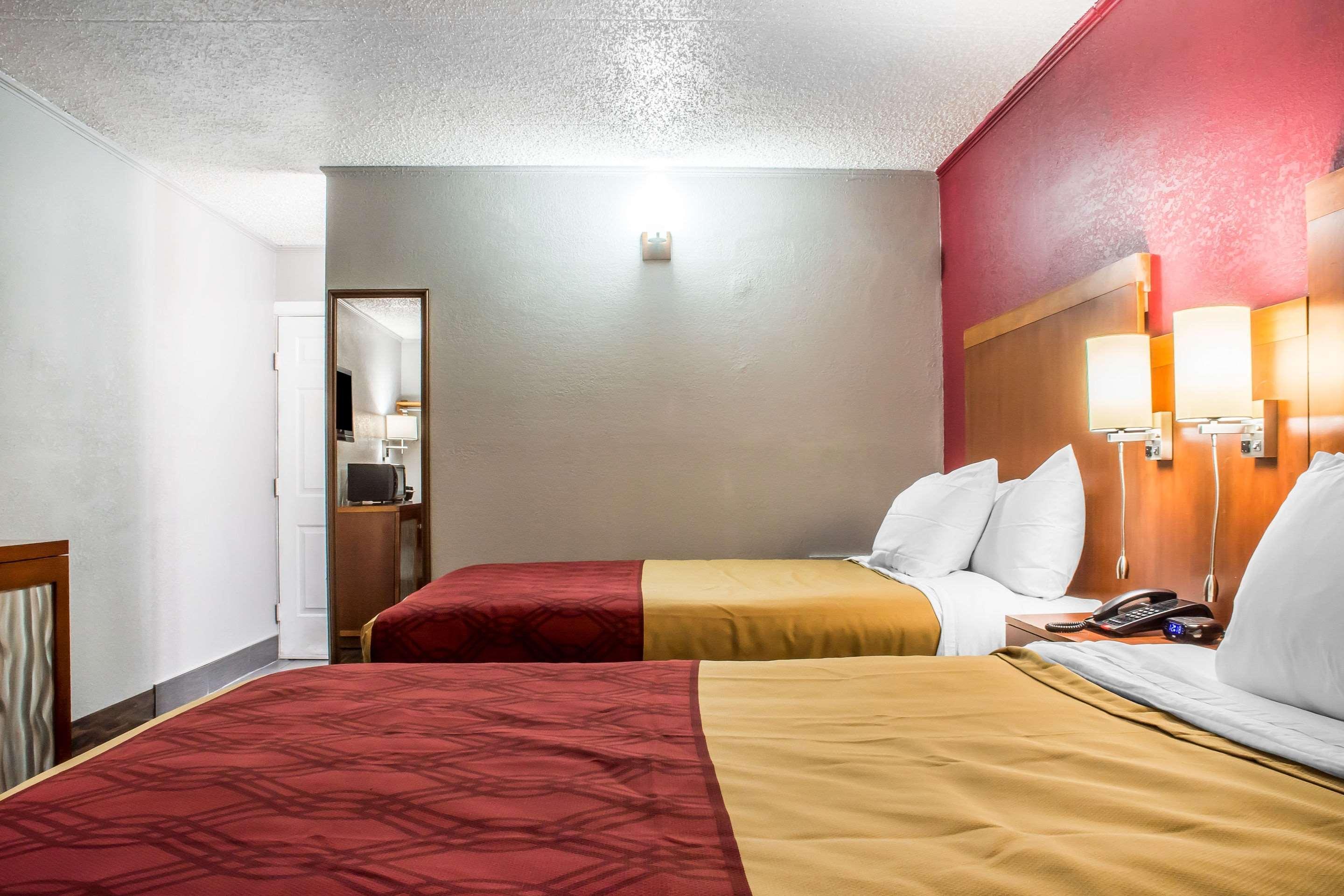 Econo Lodge Brockport Buitenkant foto