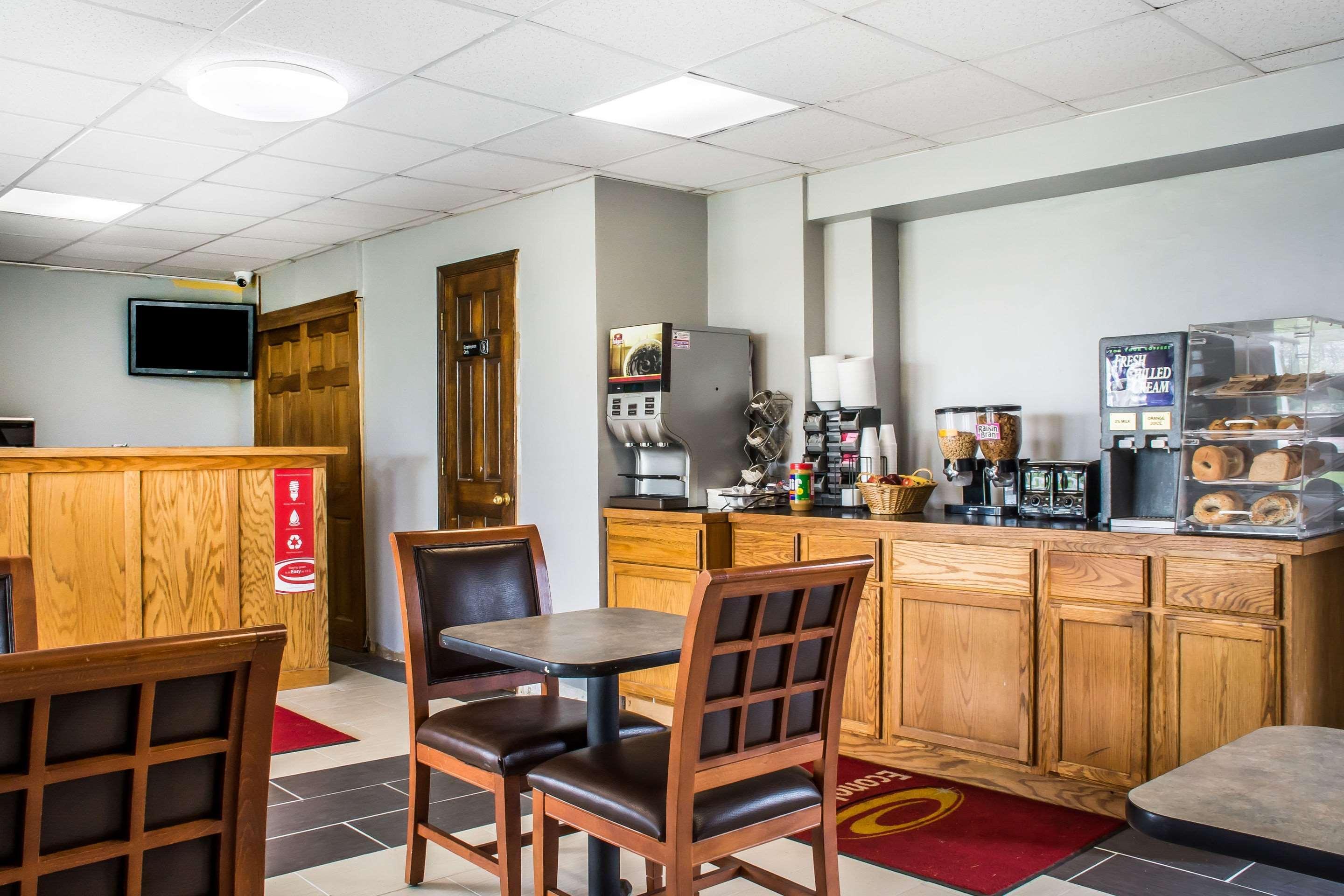 Econo Lodge Brockport Buitenkant foto