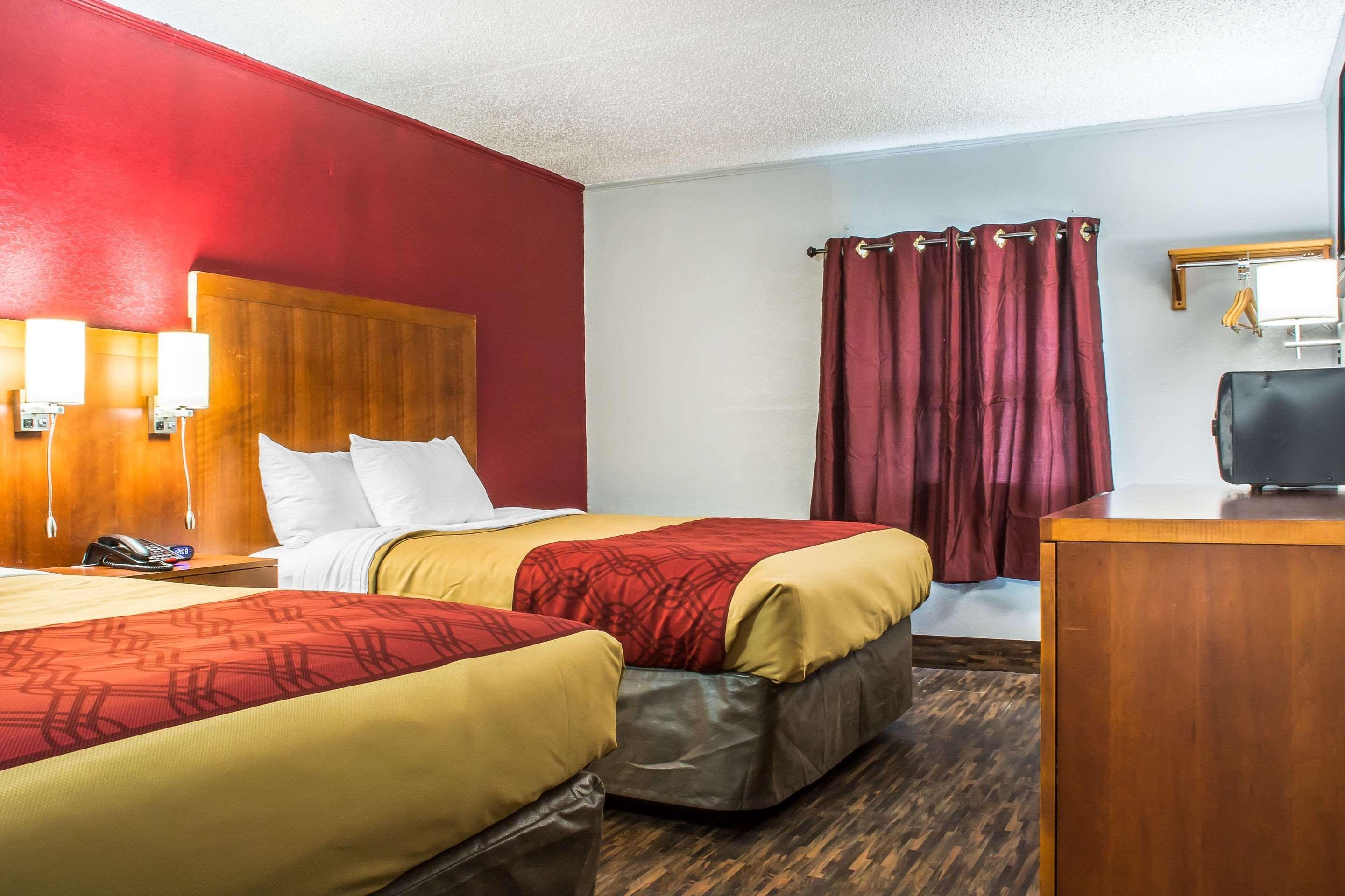 Econo Lodge Brockport Buitenkant foto