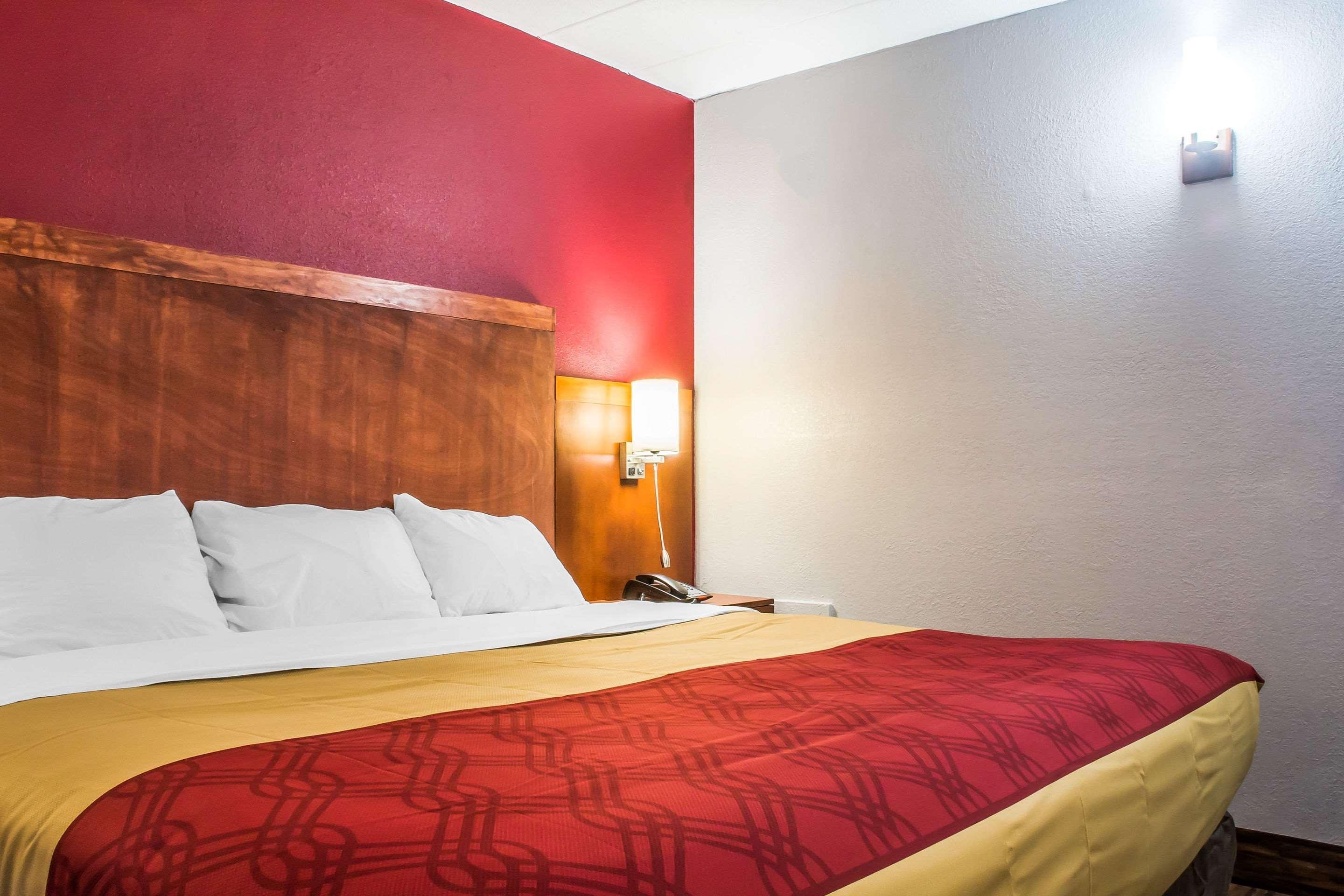 Econo Lodge Brockport Buitenkant foto