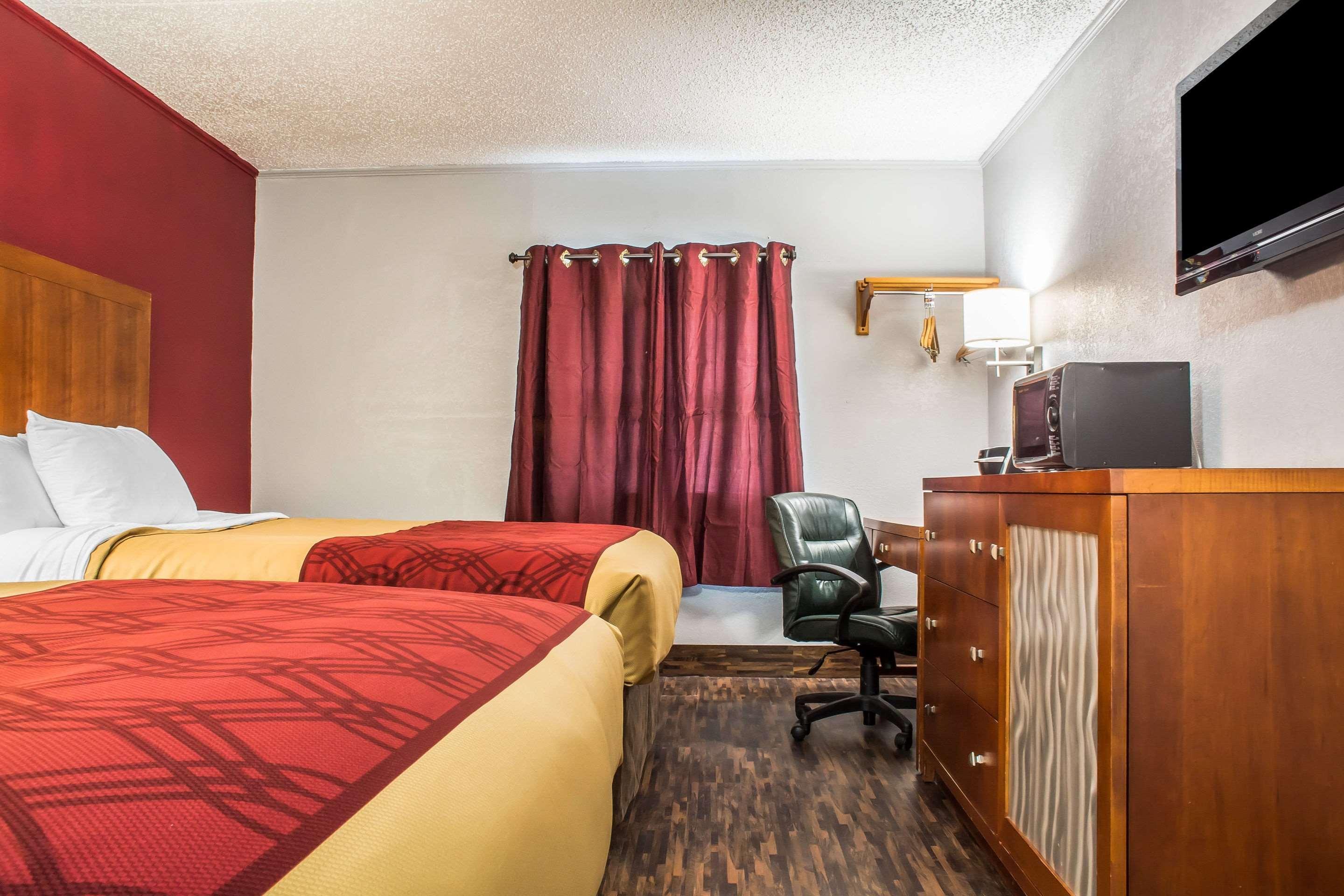 Econo Lodge Brockport Buitenkant foto