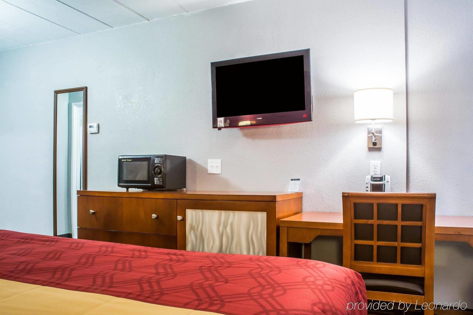 Econo Lodge Brockport Buitenkant foto